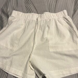 High Waist White Casual Shorts with Elastic Waistband